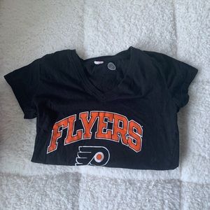 flyers v neck tee